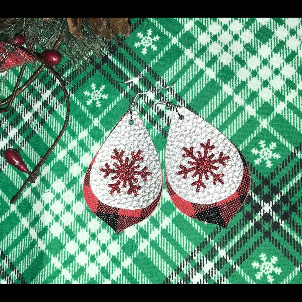 Buffalo snowflake faux leather earrings